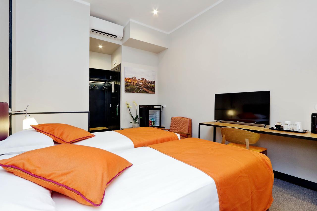 Colonna 32 Hotel Rome Bagian luar foto
